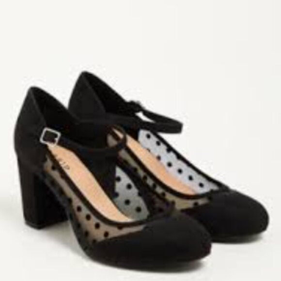 Size 11 Torrid Mary Janes - Picture 1 of 4